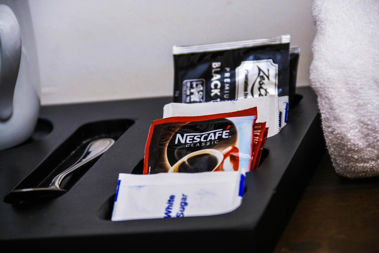 Rohini Residence Airport Transit Hotel カトゥナカヤ エクステリア 写真